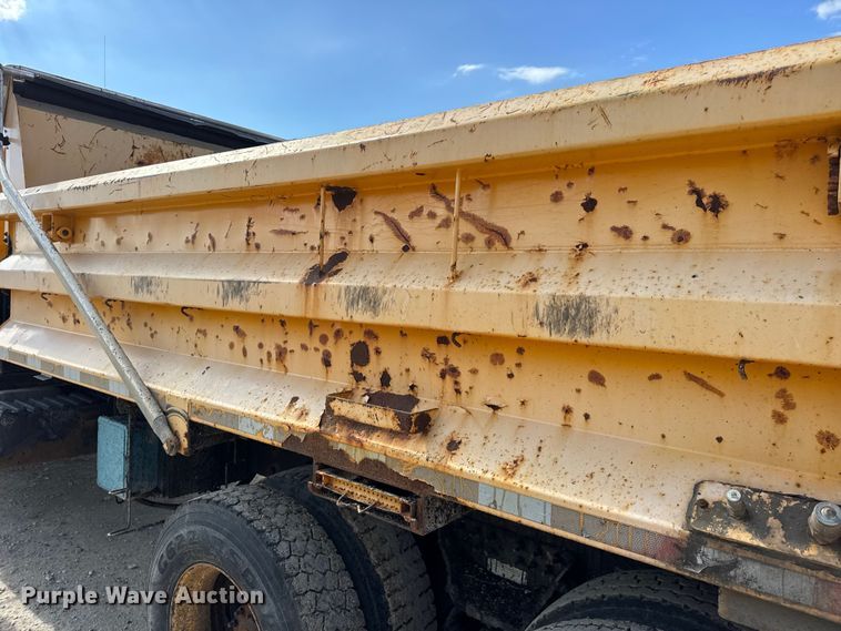 image for item DO2399 2011 International WorkStar 7500 dump truck