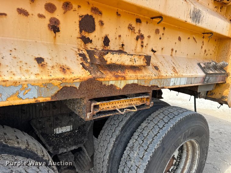 image for item DO2399 2011 International WorkStar 7500 dump truck