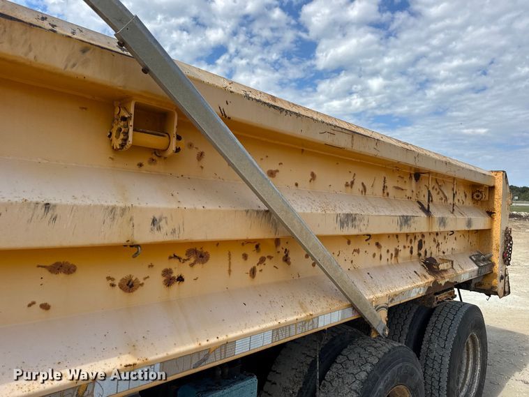image for item DO2399 2011 International WorkStar 7500 dump truck