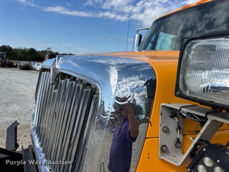 image for item DO2399 2011 International WorkStar 7500 dump truck