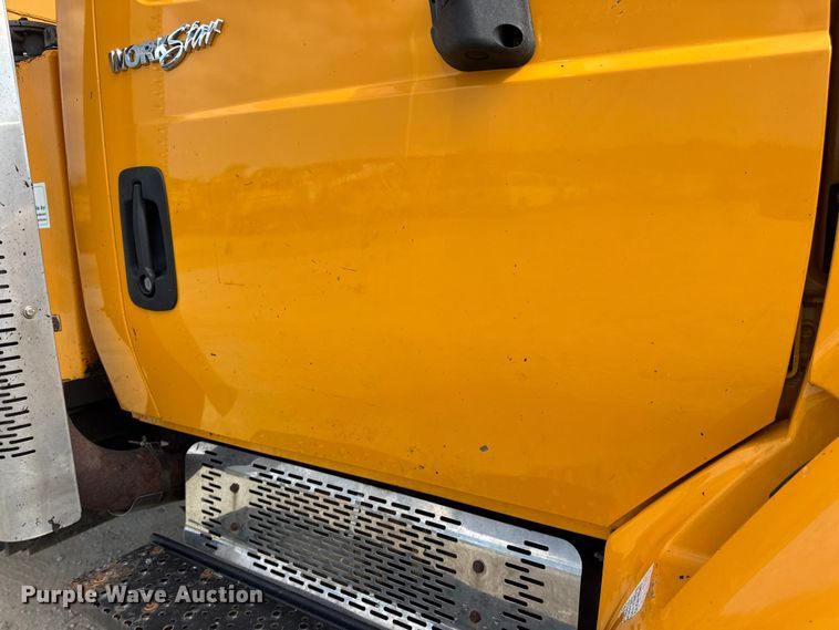 image for item DO2399 2011 International WorkStar 7500 dump truck
