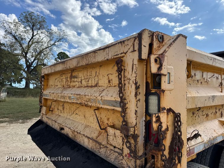 image for item DO2399 2011 International WorkStar 7500 dump truck