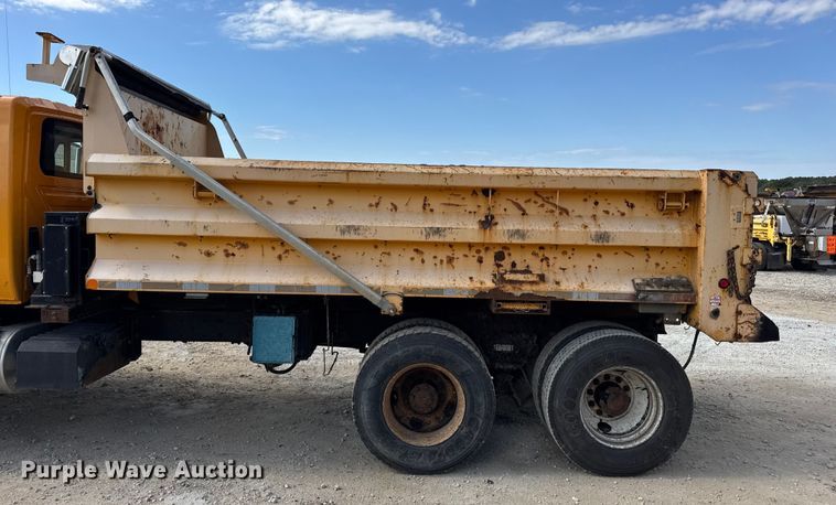 image for item DO2399 2011 International WorkStar 7500 dump truck