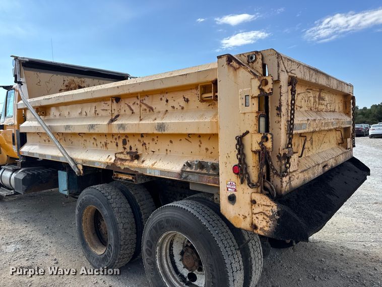 image for item DO2399 2011 International WorkStar 7500 dump truck