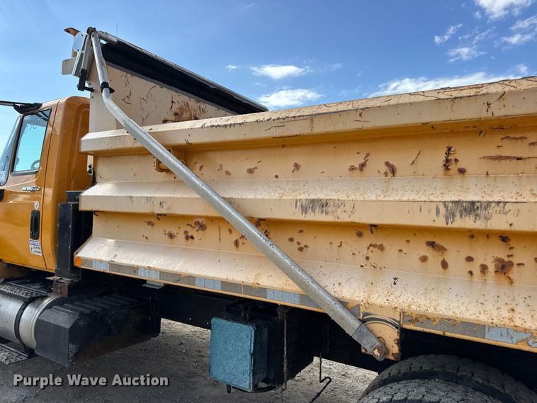 image for item DO2399 2011 International WorkStar 7500 dump truck