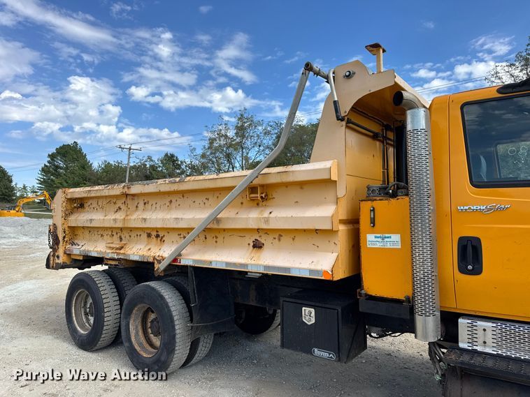 image for item DO2399 2011 International WorkStar 7500 dump truck