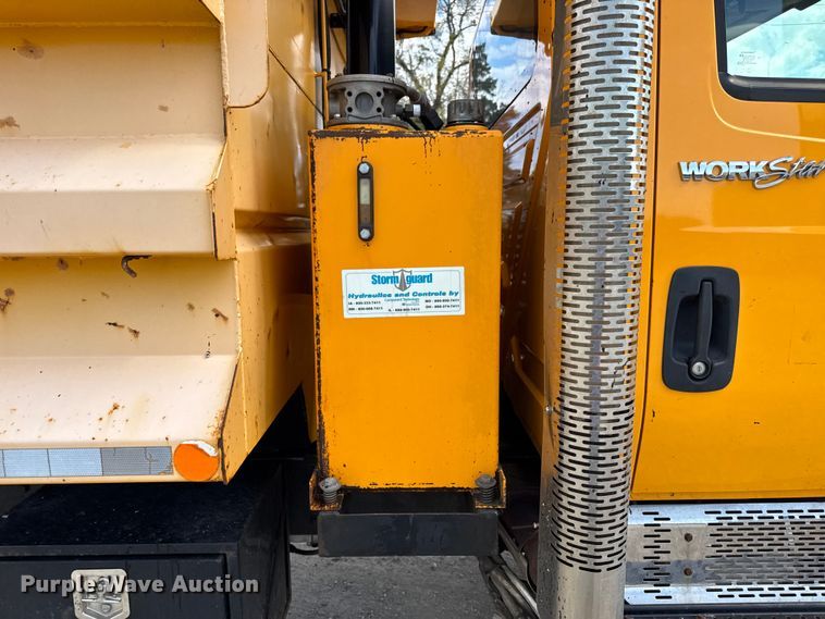 image for item DO2399 2011 International WorkStar 7500 dump truck