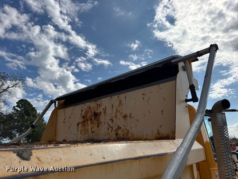 image for item DO2399 2011 International WorkStar 7500 dump truck