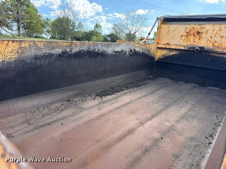 image for item DO2399 2011 International WorkStar 7500 dump truck