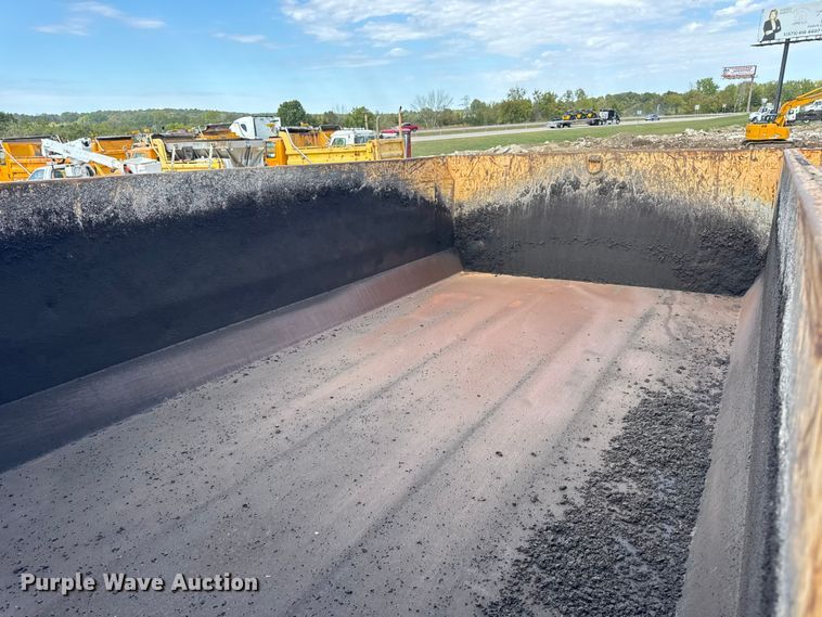 image for item DO2399 2011 International WorkStar 7500 dump truck