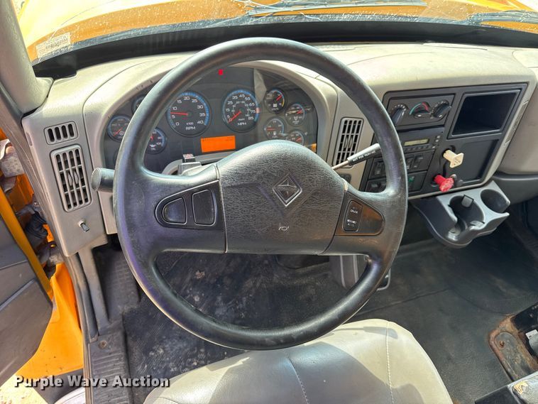 image for item DO2399 2011 International WorkStar 7500 dump truck