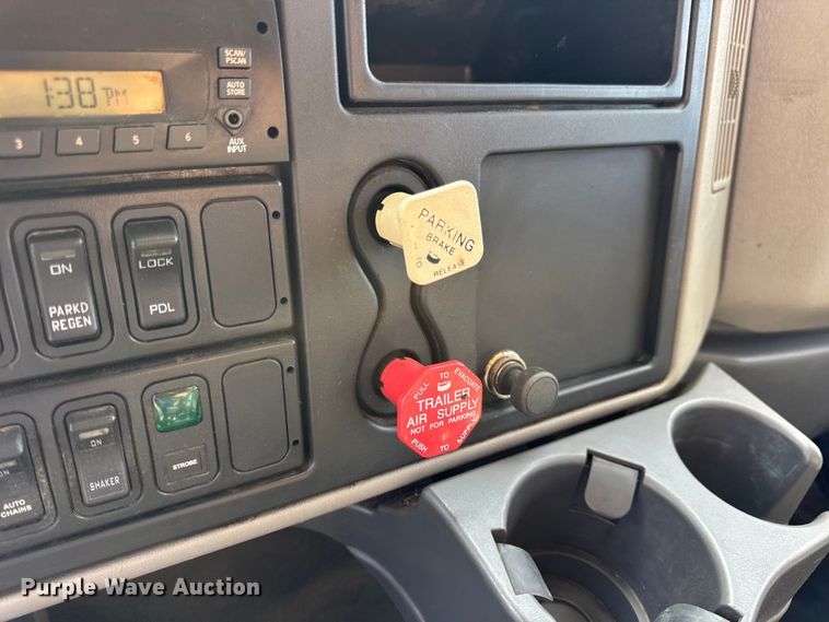 image for item DO2399 2011 International WorkStar 7500 dump truck