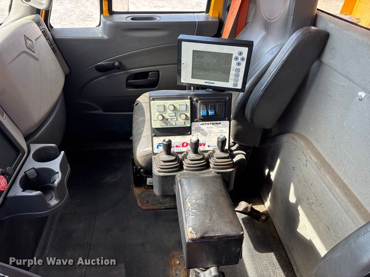 image for item DO2399 2011 International WorkStar 7500 dump truck