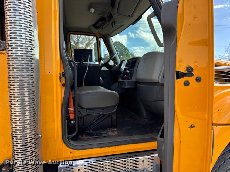 image for item DO2399 2011 International WorkStar 7500 dump truck