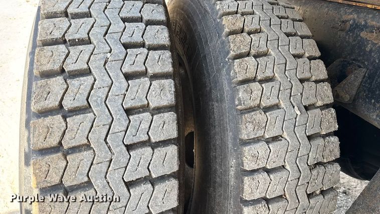 image for item DO2399 2011 International WorkStar 7500 dump truck