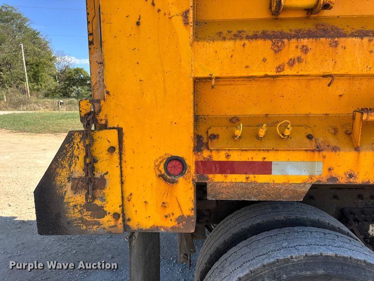 image for item DO2400 2007 International 7400 dump truck