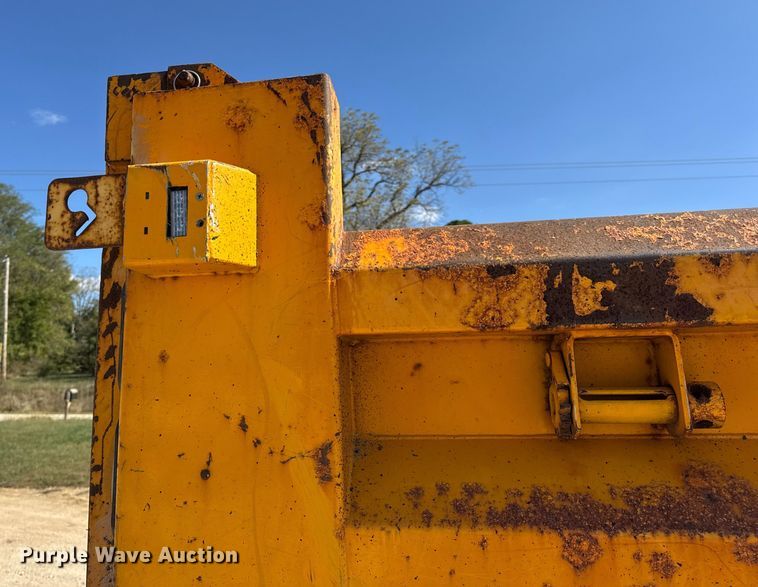 image for item DO2400 2007 International 7400 dump truck