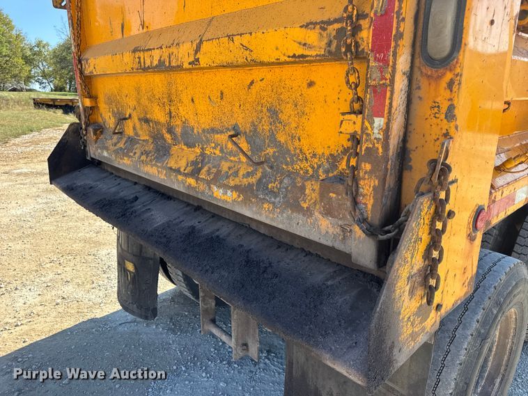 image for item DO2400 2007 International 7400 dump truck