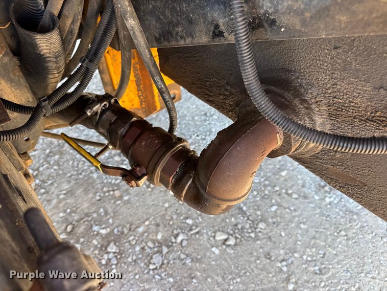 image for item DO2400 2007 International 7400 dump truck