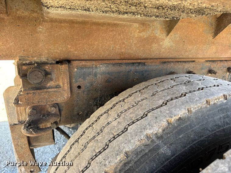 image for item DO2400 2007 International 7400 dump truck