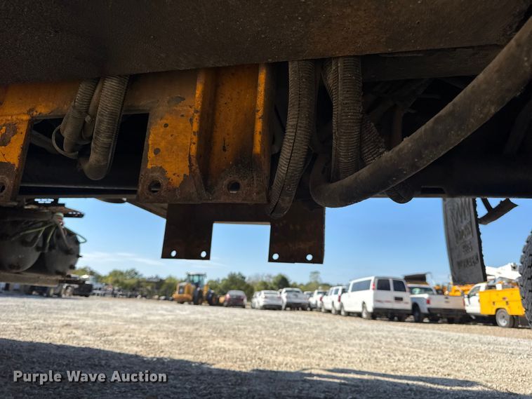 image for item DO2400 2007 International 7400 dump truck