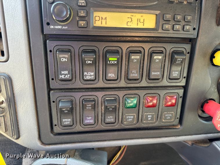 image for item DO2400 2007 International 7400 dump truck