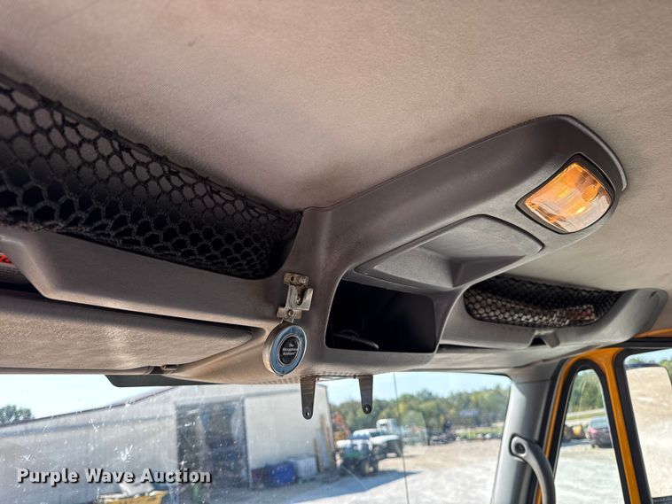 image for item DO2400 2007 International 7400 dump truck