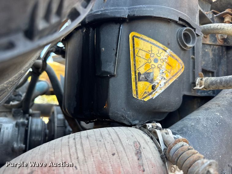 image for item DO2400 2007 International 7400 dump truck