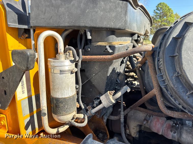 image for item DO2400 2007 International 7400 dump truck