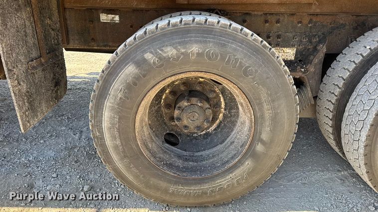 image for item DO2400 2007 International 7400 dump truck