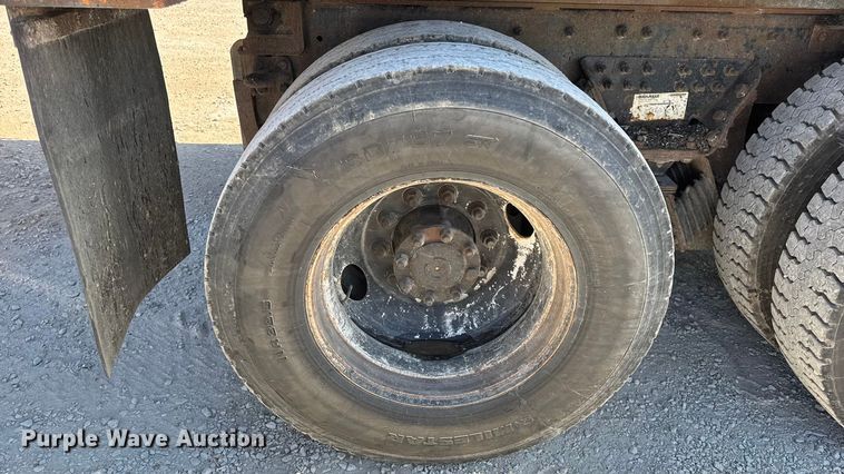 image for item DO2400 2007 International 7400 dump truck