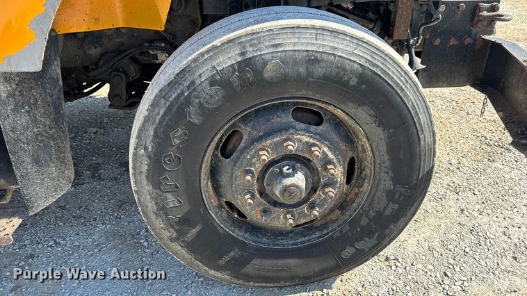 image for item DO2400 2007 International 7400 dump truck