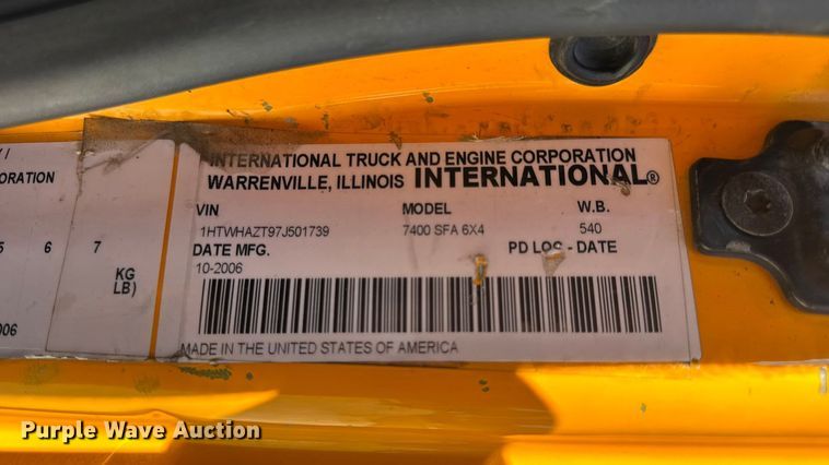 image for item DO2400 2007 International 7400 dump truck
