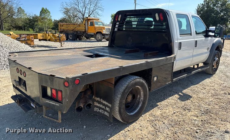 image for item DO2401 2015 Ford F550 XL flatbed truck