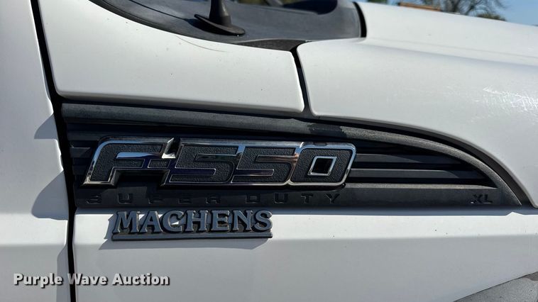 image for item DO2401 2015 Ford F550 XL flatbed truck