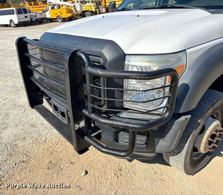 image for item DO2401 2015 Ford F550 XL flatbed truck