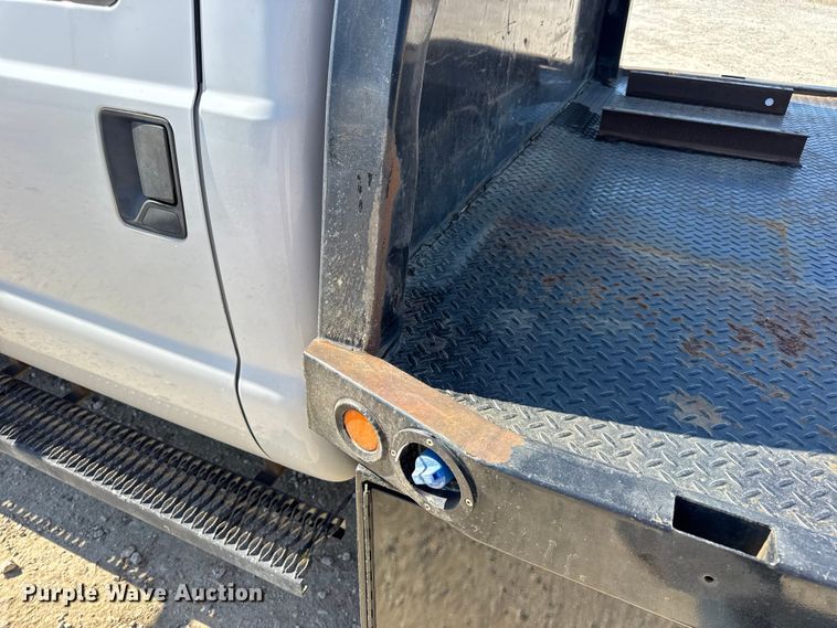 image for item DO2401 2015 Ford F550 XL flatbed truck