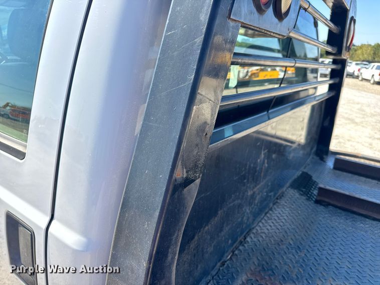 image for item DO2401 2015 Ford F550 XL flatbed truck