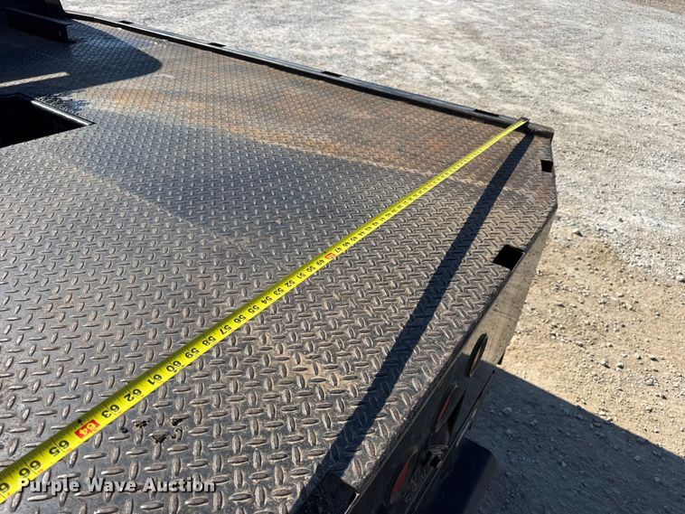 image for item DO2401 2015 Ford F550 XL flatbed truck