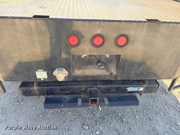 image for item DO2401 2015 Ford F550 XL flatbed truck