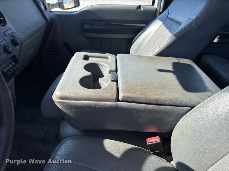 image for item DO2401 2015 Ford F550 XL flatbed truck