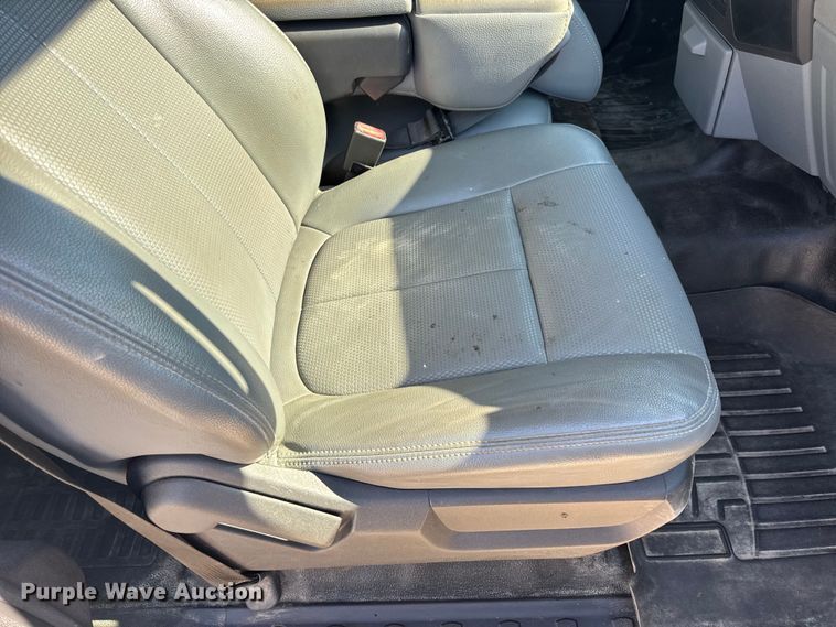 image for item DO2401 2015 Ford F550 XL flatbed truck