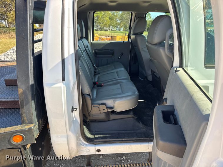 image for item DO2401 2015 Ford F550 XL flatbed truck