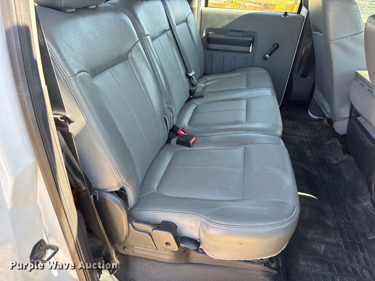 image for item DO2401 2015 Ford F550 XL flatbed truck