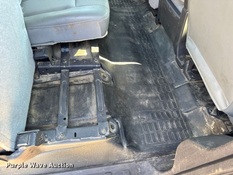 image for item DO2401 2015 Ford F550 XL flatbed truck