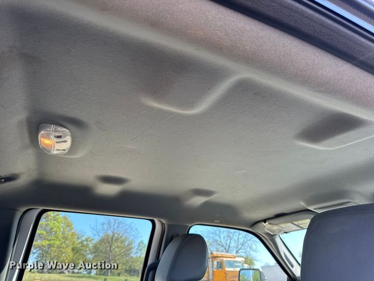 image for item DO2401 2015 Ford F550 XL flatbed truck