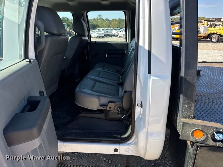 image for item DO2401 2015 Ford F550 XL flatbed truck