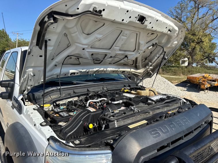 image for item DO2401 2015 Ford F550 XL flatbed truck