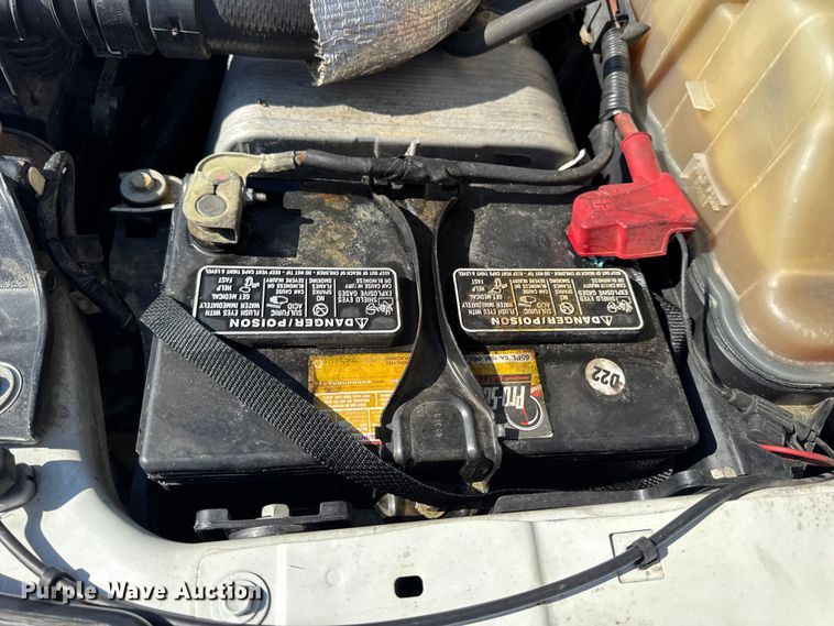 image for item DO2401 2015 Ford F550 XL flatbed truck