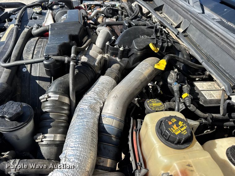 image for item DO2401 2015 Ford F550 XL flatbed truck